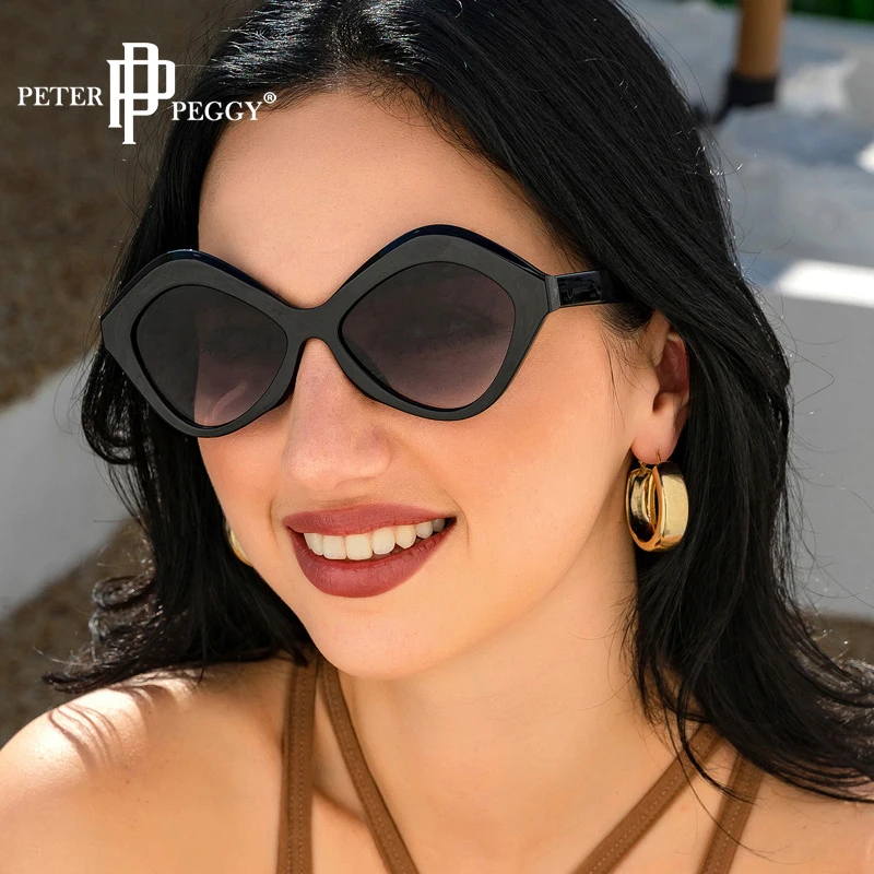 

Очки солнцезащитные женские круглые с широкими штанинами и градиентом