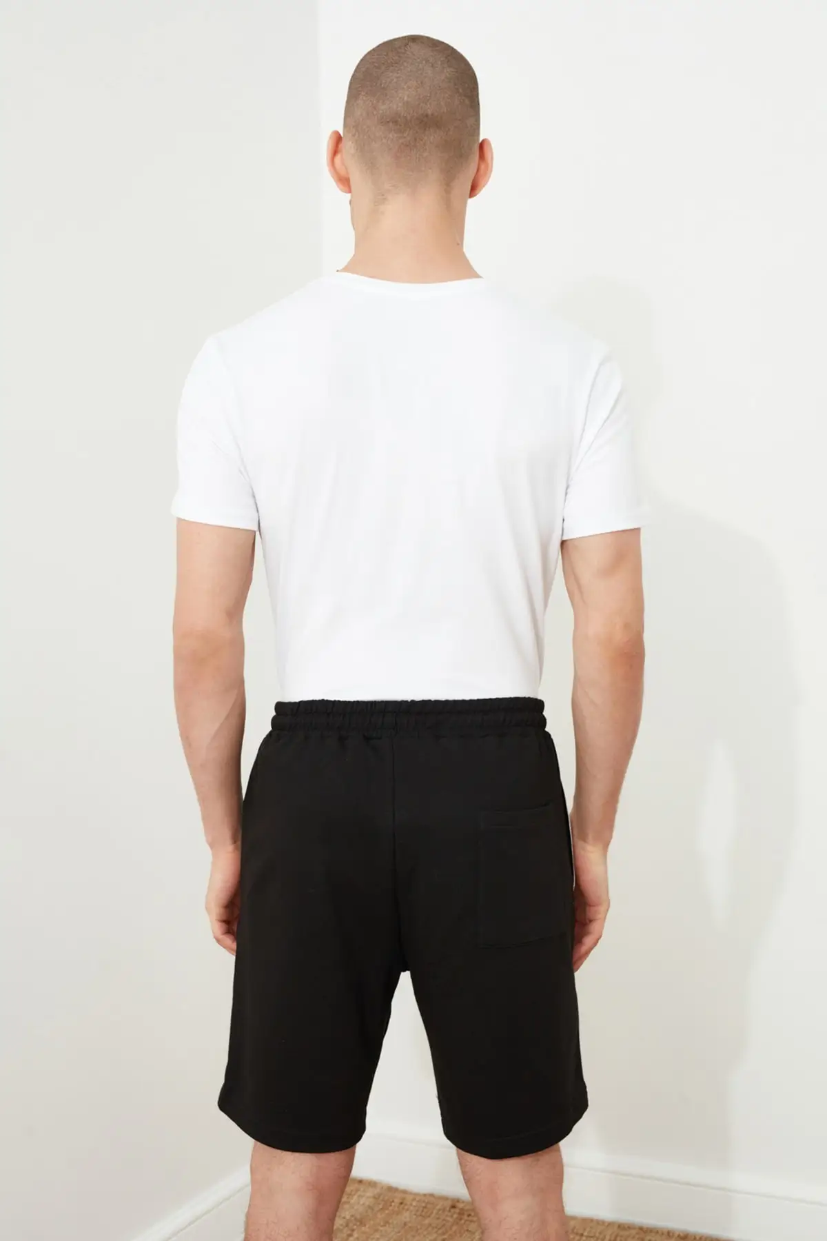 

Trendyol Men 'S Regular Fit Shorts & Bermuda TMNSS21SR0249