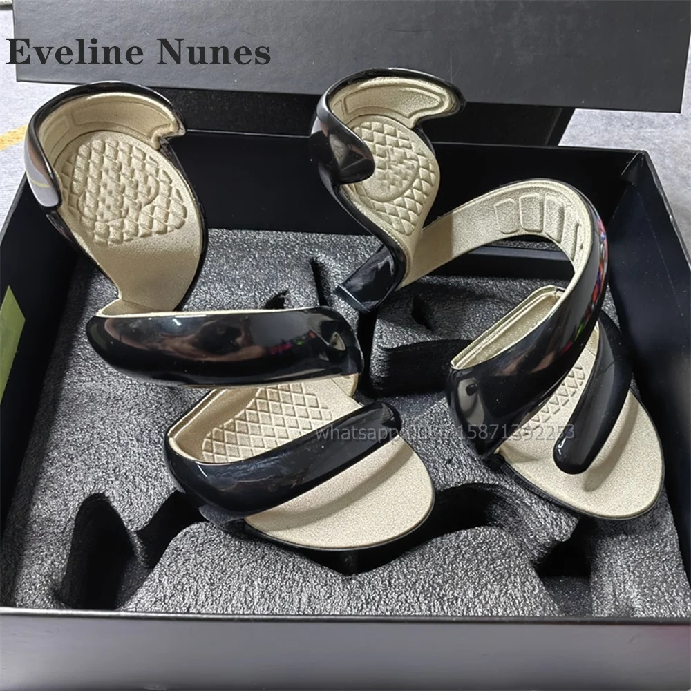 Сандалии в странном стиле со змеиным принтом открытый носок без застежек боковые