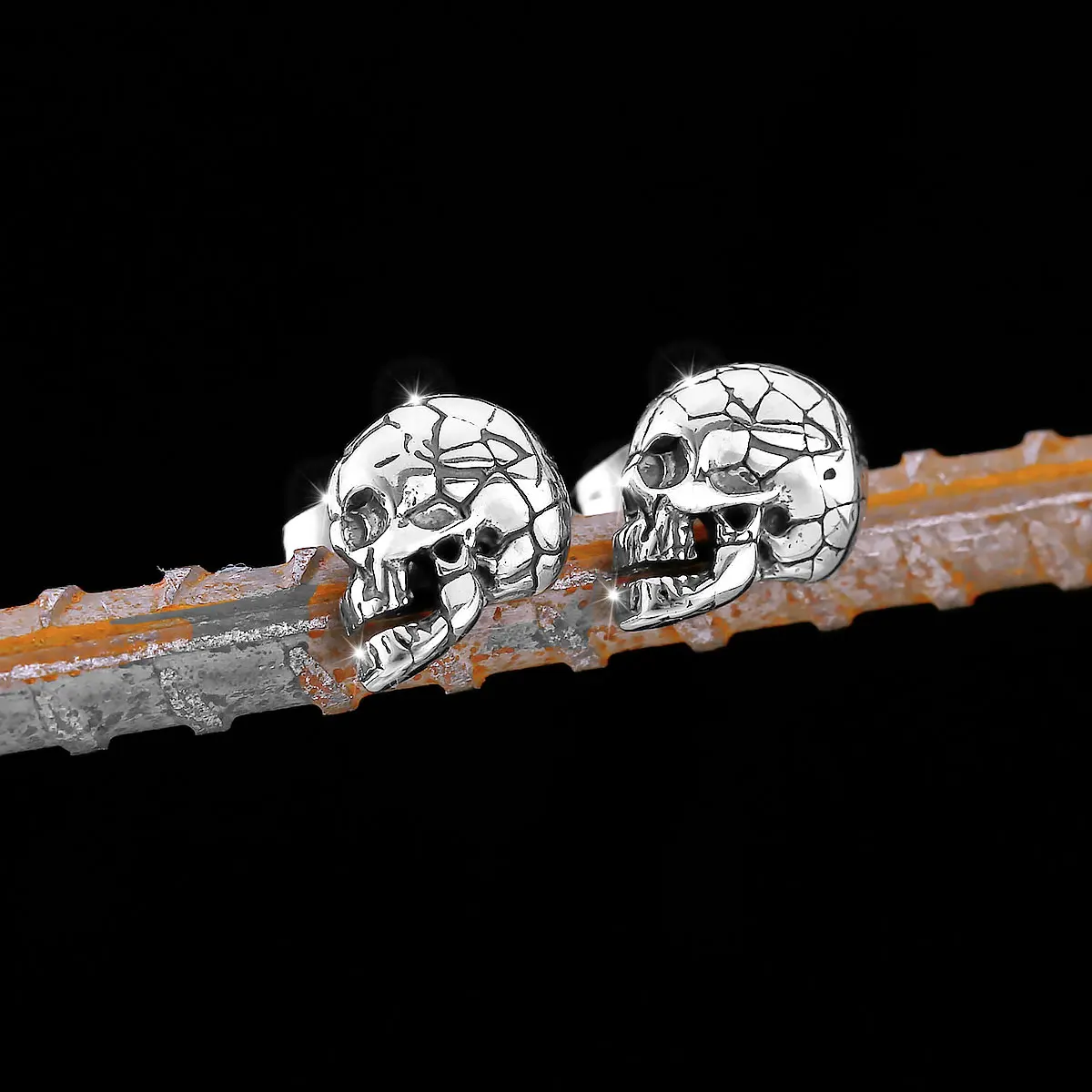 

Classic Stainless Steel Vintage Viking Skull Earrings Nordic Fashion Men's Jewelry Studs Teen Party Accessories Wholesale