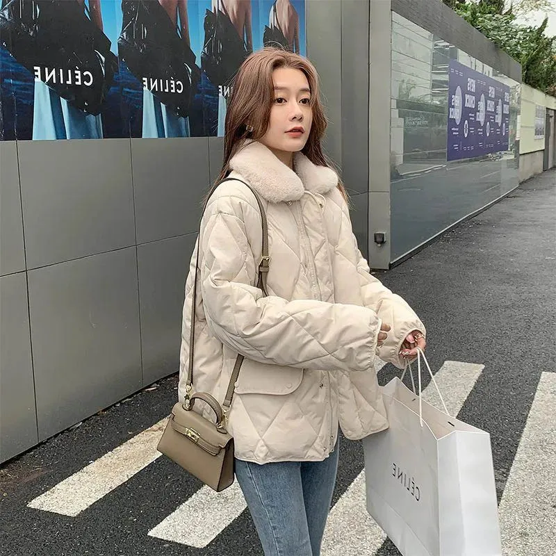 Autumn and Winter New Women's Diamond Bread Coat South Korea Fashion Loose Warm Thickened Coat Splice Wool Collar Short Jacket