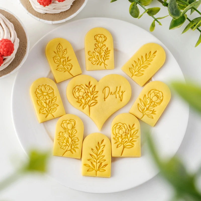 

Mini Flower Cookies Cutters and Stamps Rose Shaped Biscuit Moulds Fondant Tools for Cake Decorating Baking Accessories and Tools