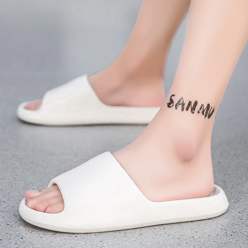 Тапочки женские с мягкой подошвой тихие Нескользящие летние для ванной комнаты