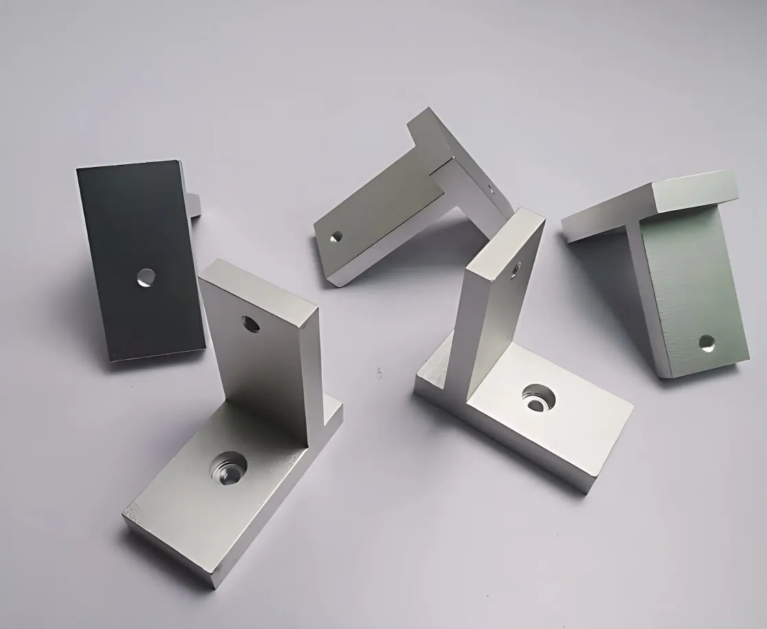 2024Высокоточная пятиосевая обработка деталей из нержавеющей стали с ЧПУ