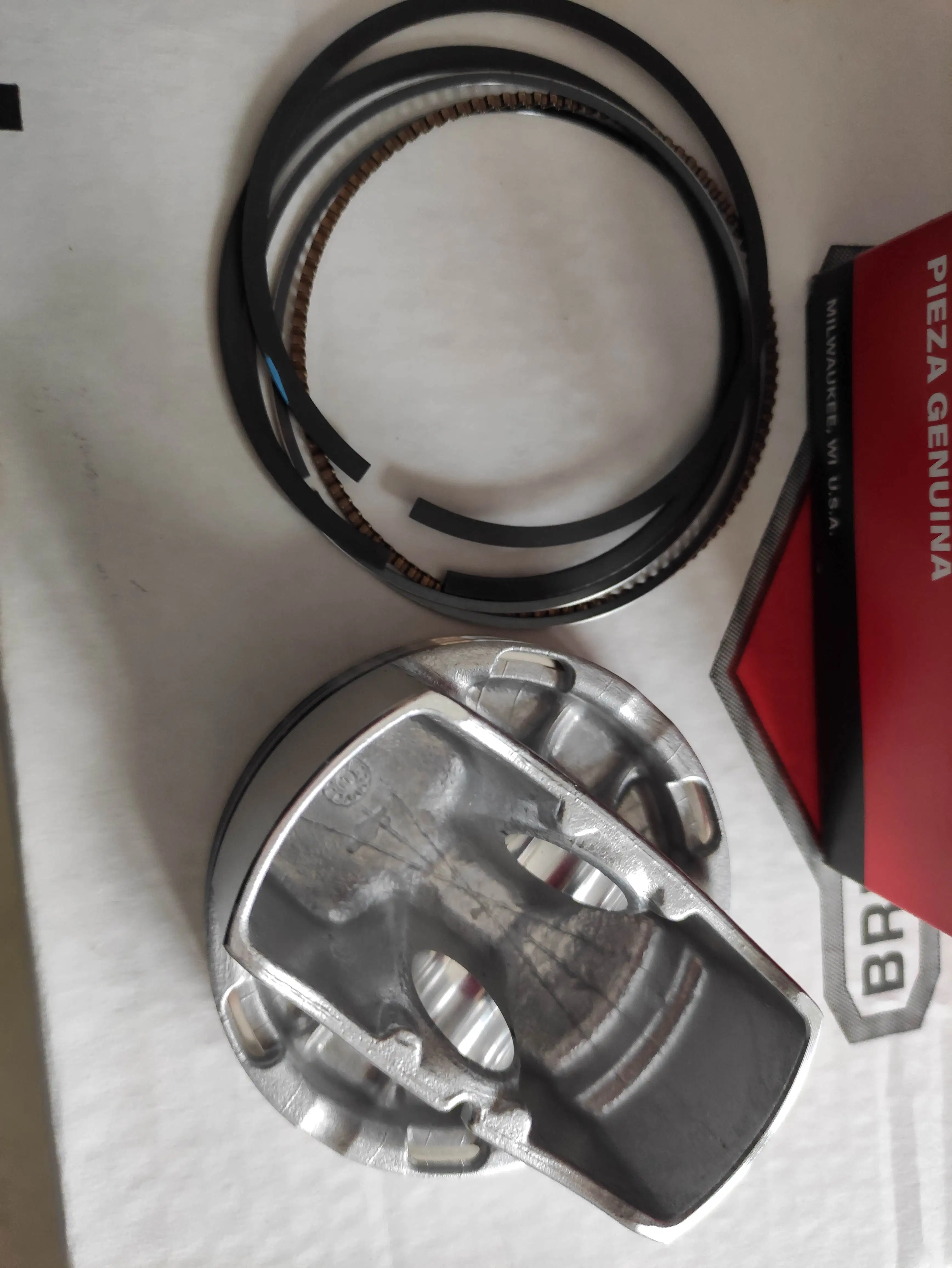 

Поршень 597230 в сборе подходит для запчастей двигателя BRIGGS и STRATTON л.с.