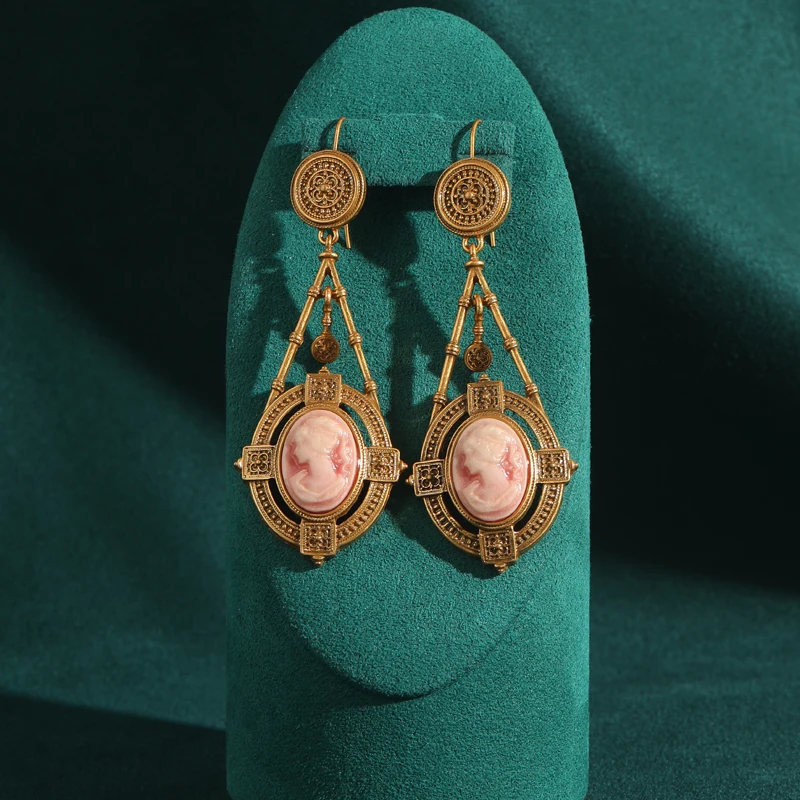 Винтажные антикварные золотые серьги цвета камеи розовые висячие рельефные с