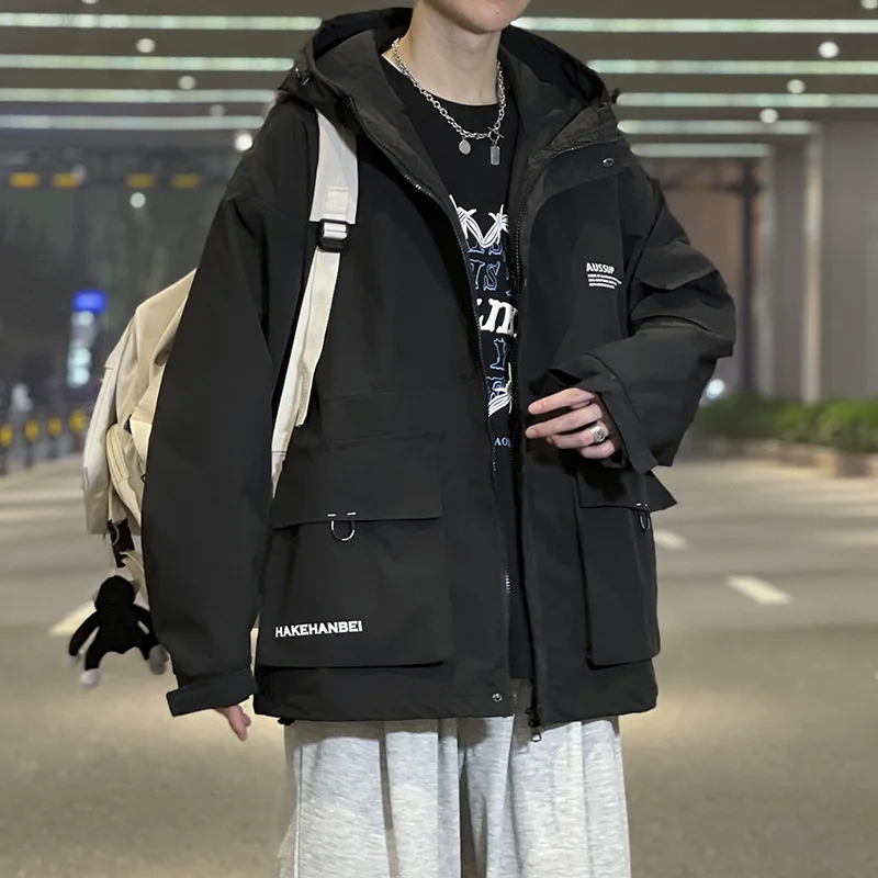 

Осень 2023, корейский стиль, Гонконгский ветрозащитный плащ, Мужская брендовая Свободная куртка в стиле хип-хоп с капюшоном и большими карман...