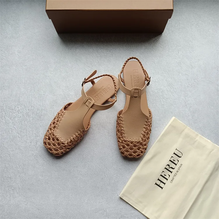 HEREU 2022 New Summer Brown Vintage Sandals For Women Luxury Designer Fashion Weave Calfskin T Shape Flat Shoes French Style
