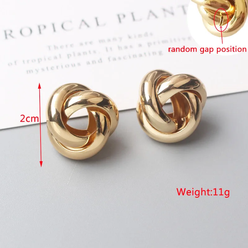 Новые серьги-гвоздики с изогнутым геометрическим металлическим узором для женщин, выразительная дикость, золотистого цвета, трендовые украшения в виде серёг, филигранные женские серьги.