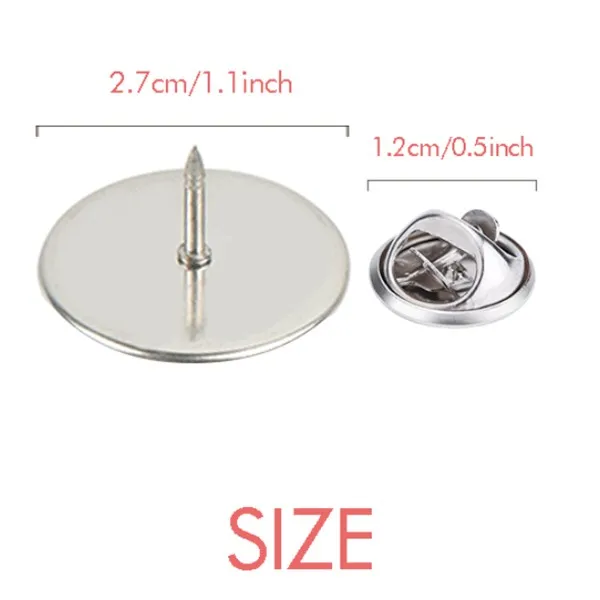 Круглая металлическая брошь в виде белки исландского флага |