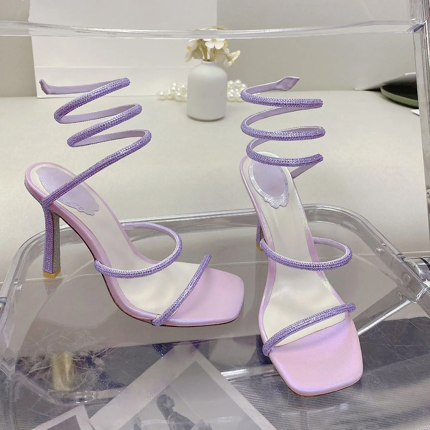 

Женские босоножки из натуральной кожи, с круглым носком, размеры 34-43