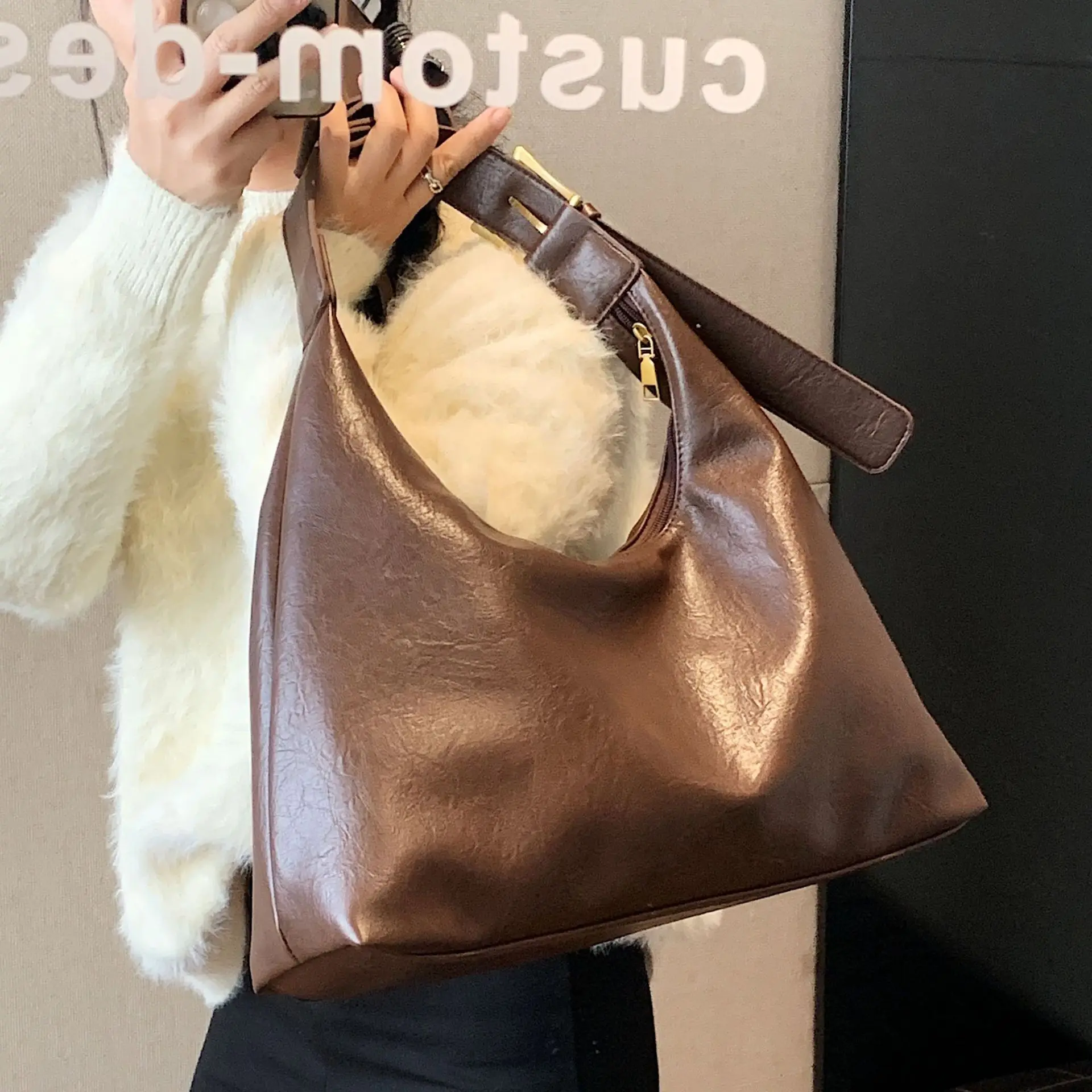 

Women's Bag PU Leather Shoulder Bag Bucket Shopping Bag Retro Commuting Bag Large Capacity Trendy Tote Handbag Crossbody Bag
