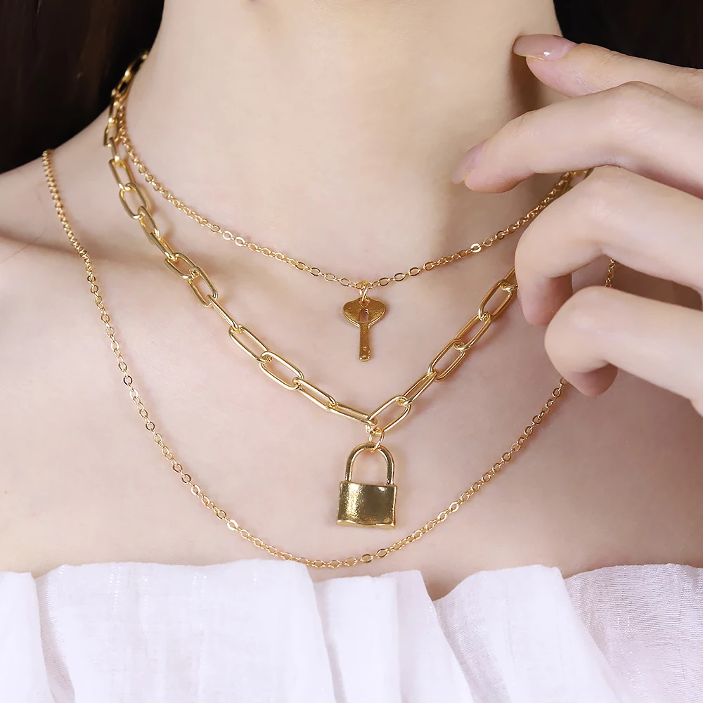 

Vintage Golden Double Chain Choker Necklace for Women Exaggerated Lock and Key Clavicle Necklace Jewelry Punk Gothic Jewelry