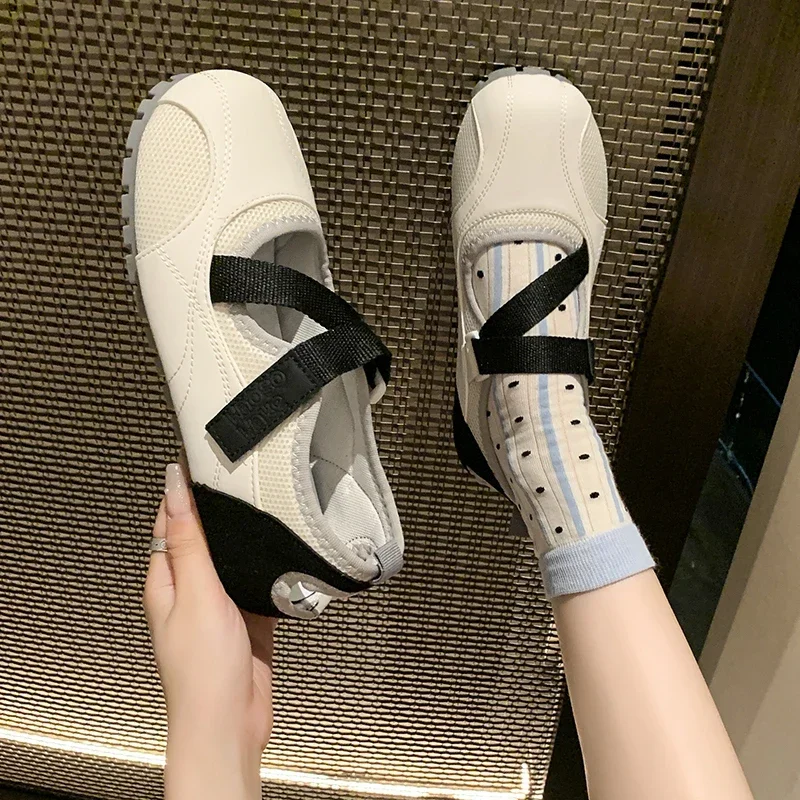 Модные туфли на плоской подошве с круглым носком женская повседневная обувь