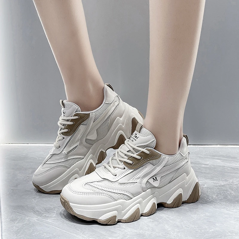

In the summer of 2022, sneaker students' female Korean fashion running shoes increased in the breathable thick sole.