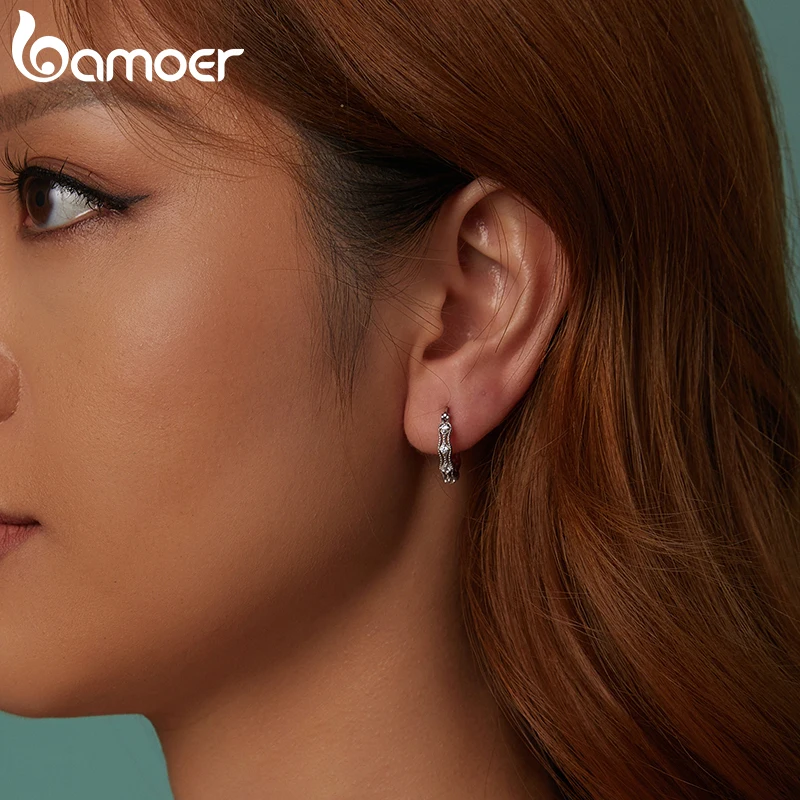 Женские серьги-кольца из серебра 925 пробы с фианитами