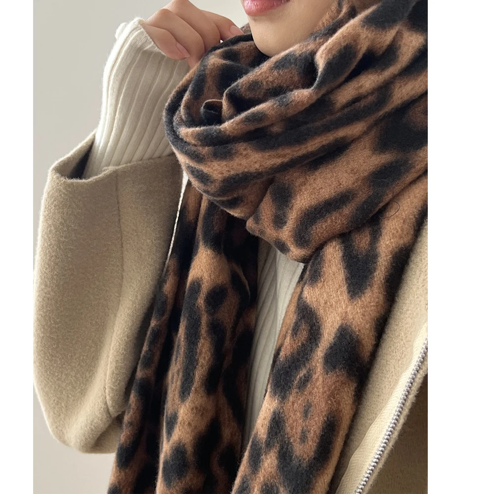 2024 женские зимние теплые шарфы с леопардовым принтом и кисточками по подолу