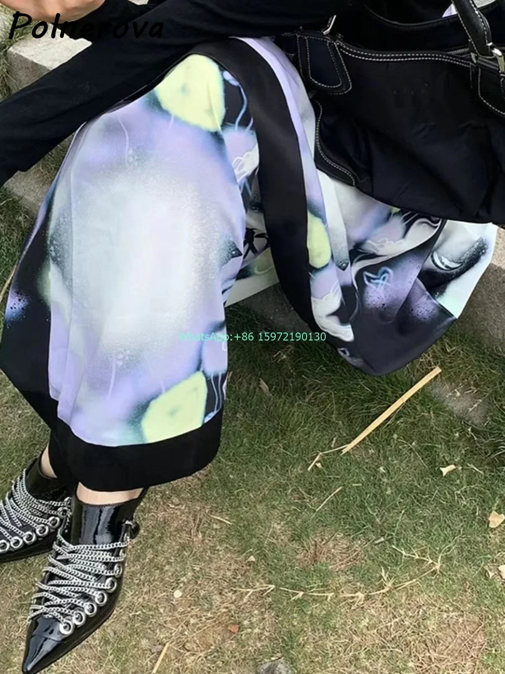 Женские туфли на шпильке черные однотонные с металлической цепочкой и ремешком