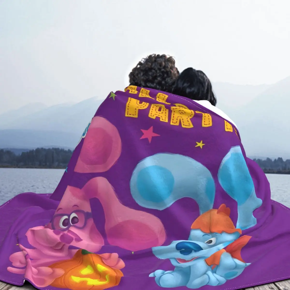 Флисовое одеяло с голубыми подсказками в виде голубой собаки для Хэллоуина