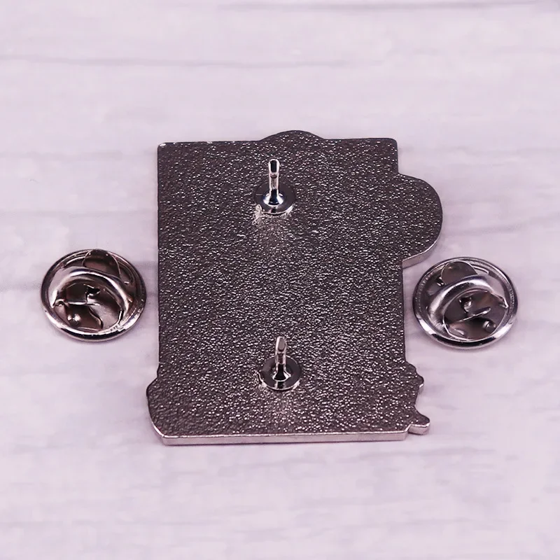 Значок из японского классического аниме приключения с героями мультфильмов