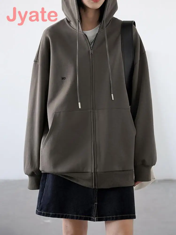 

Jyate 2022 Новая Осенняя куртка с капюшоном с вышитыми буквами, Повседневная простая Свободная Женская куртка с кулиской, однотонная женская куртка с длинным рукавом
