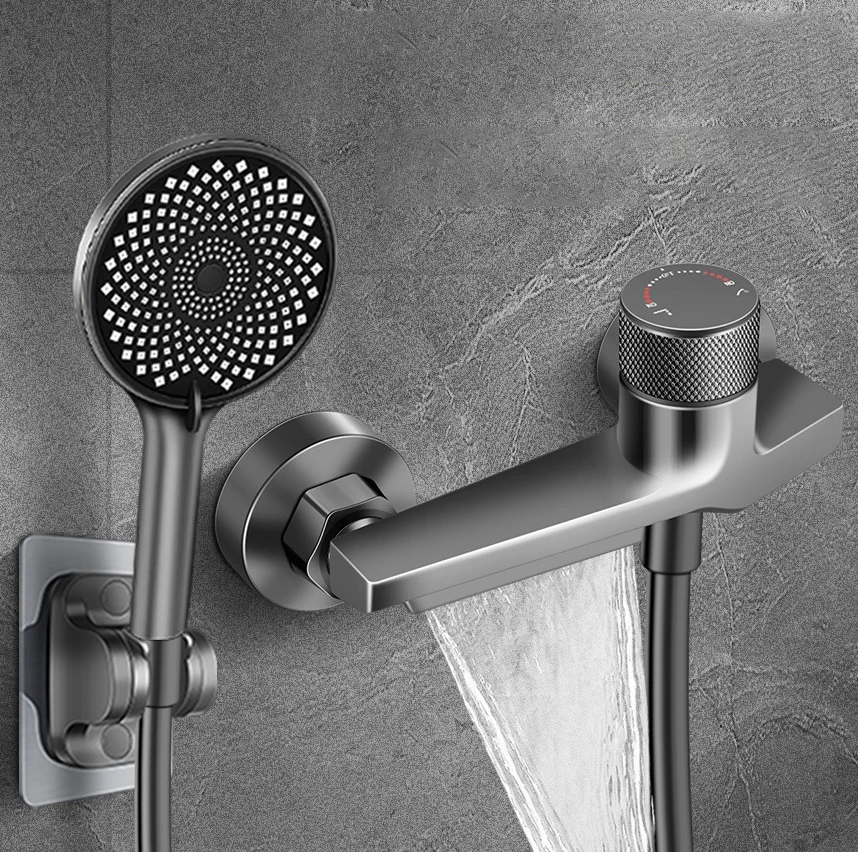 Серый водопадный смеситель для ванны с ручной насадкой душа Хромированный