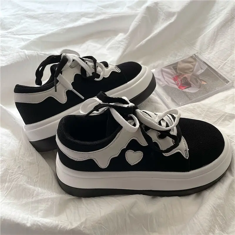 2021 Autumn Patchwork Sneakers Women Casual Heart Zapatillas Mujer Fashion Black Ladies Footwear Kawaii Daily Shoes Woman