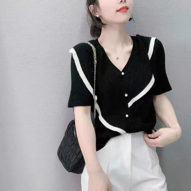 

2022 summer Korean new loose and thin color matching fungus edge v-neck women's knitted sweater short-sleeved top