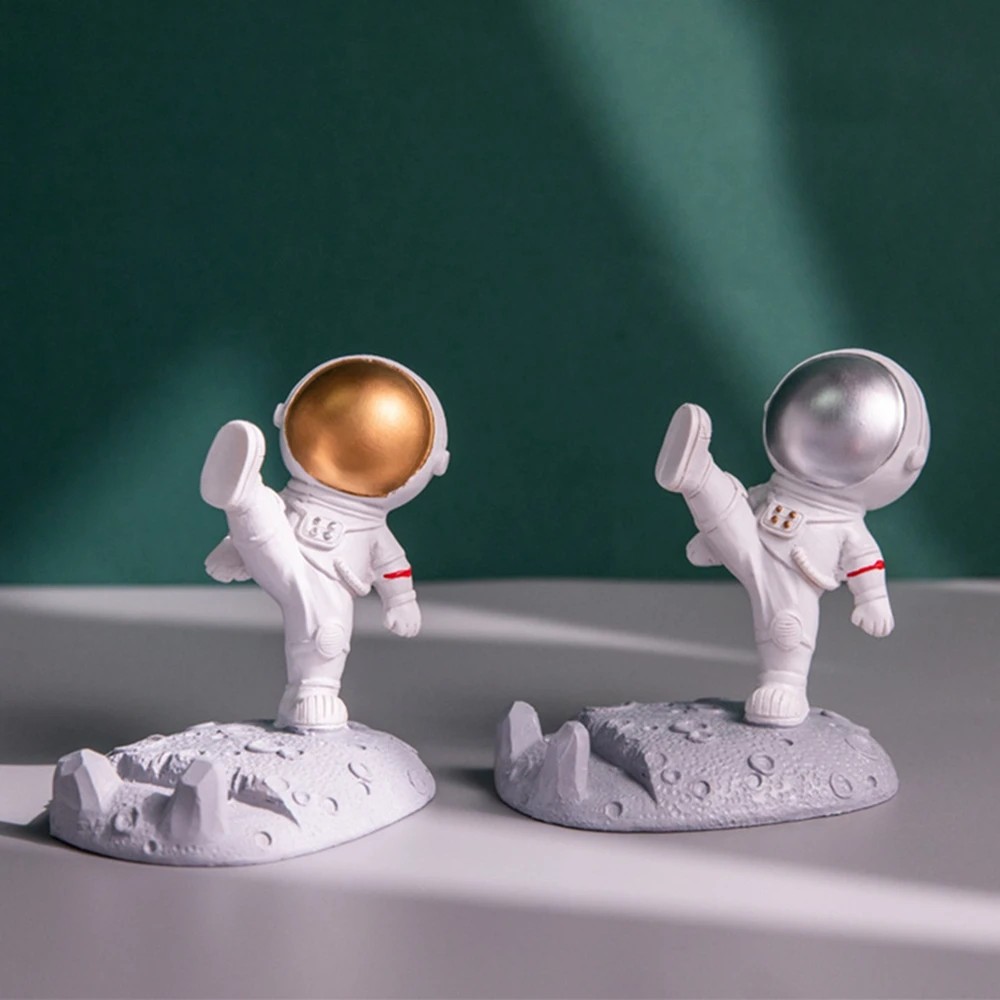 

Astronaut Figurine Statue Phone Holder Creative Moon Resin Spaceman Planet Desk Tabletop Decor Cute Funny Crafts Gifts Ornament