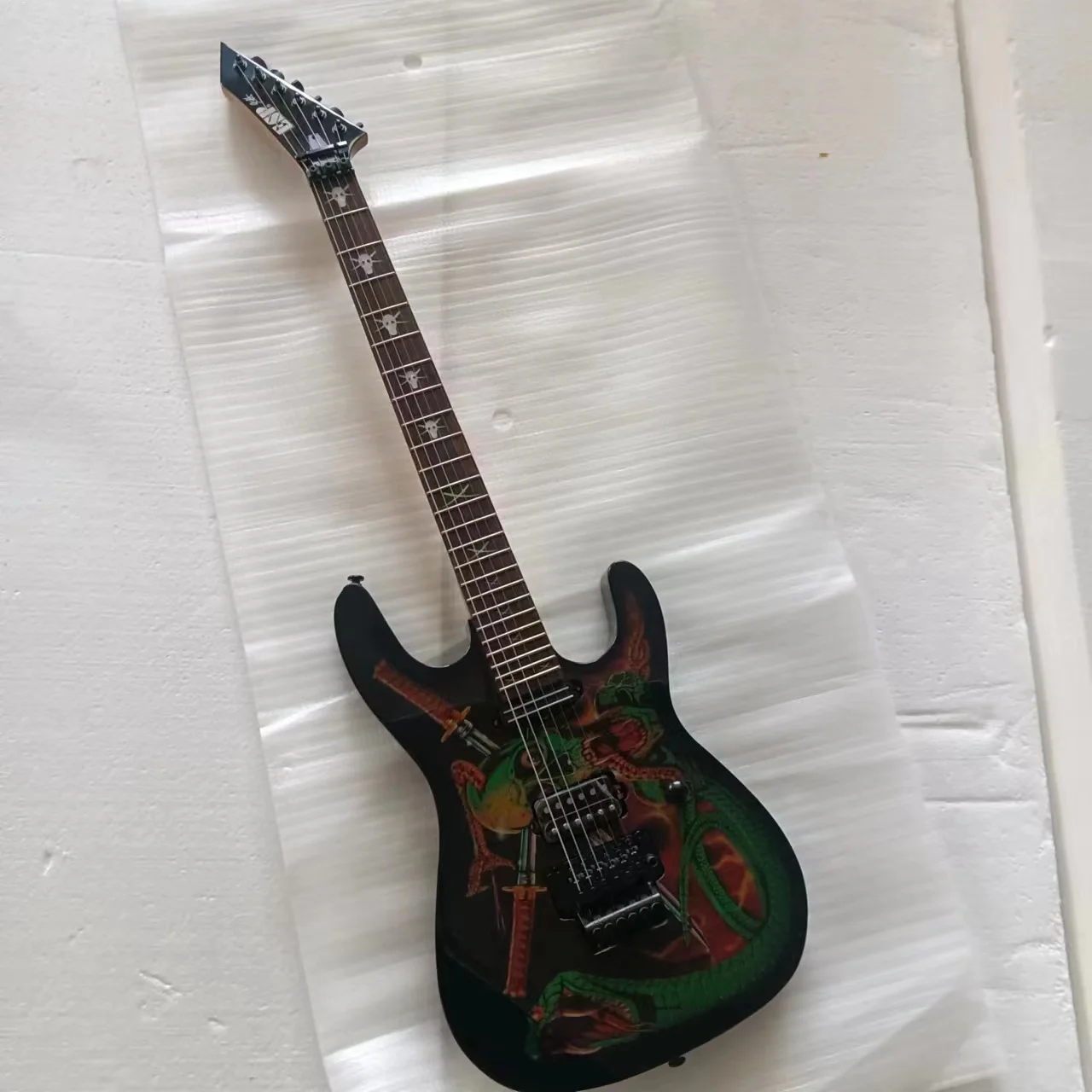 

2022 Custom Shop LTD Skulls Snakes George Lynch Signature Electric Guitar Floyd Rose Tremolo Bridge, Locking Nut, Black Hardware