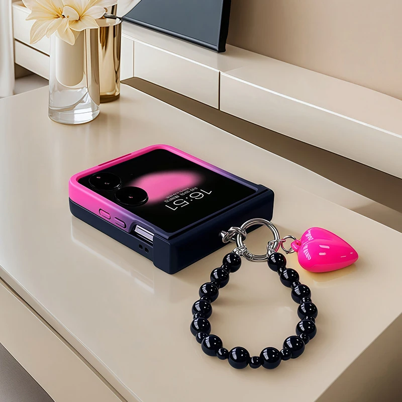 Фото Чехол-цепочка с черной розой и градиентом Love Dog для Samsung Galaxy Z Flip 7 6 5 4 3 для Motorola Razr 50 60 Ultra Xiaomi Mix Flip 2 №3