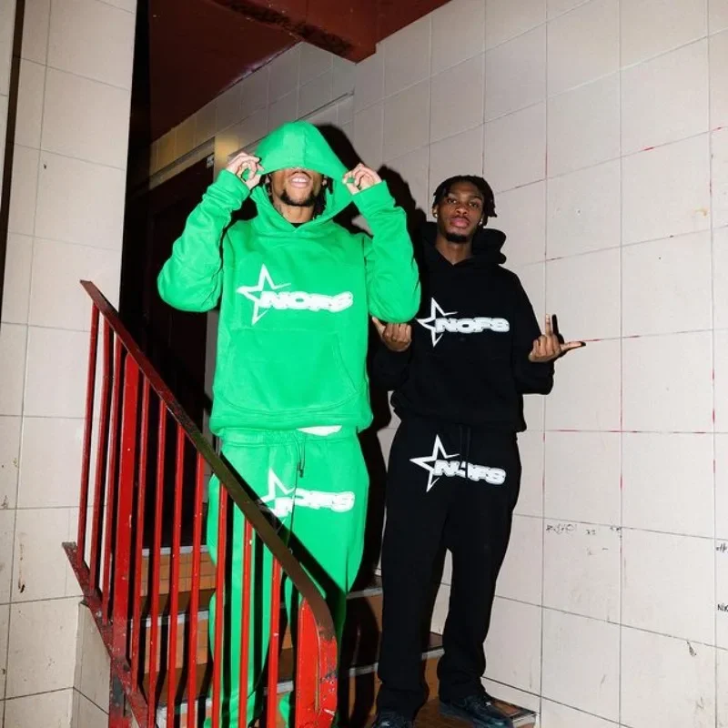 Рисунок 2 - Мужской свитер с капюшоном