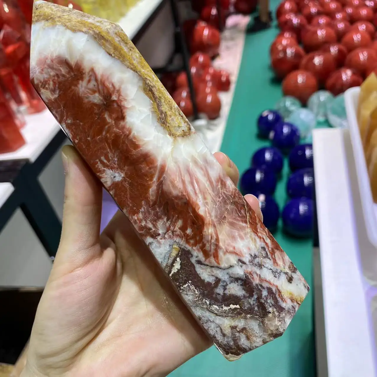 

Natural Red Stone Crystal Stone English Hexagonal Obelisk Energy Gem Reiki Healing Gift Room Decoration Home Furnishing Hand-Pol