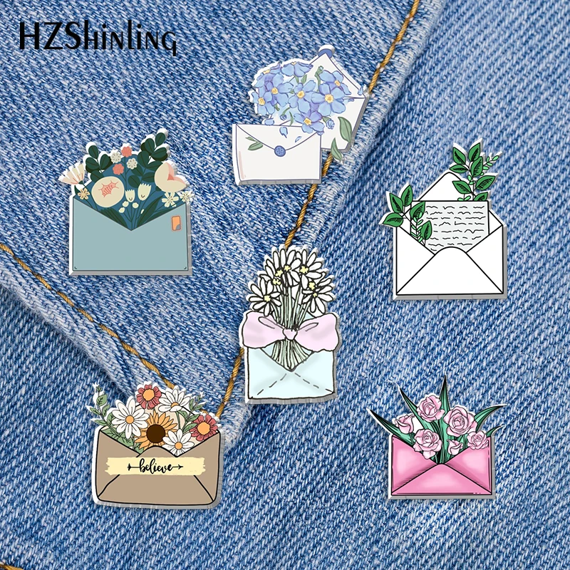 

Брошь на лацкан, акриловая, с цветами, в форме конверта, 2022