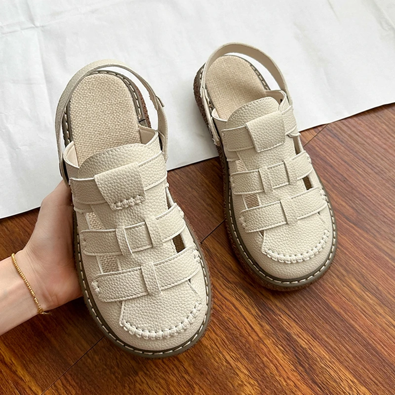 Shoes for Women Slippers Outdoor Luxury Slides Female Mule Fretwork Heels Cover Toe Designer 2023 Mules Flat Rubber Sandals