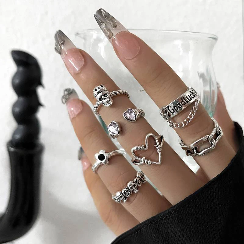 

Vintage Silver Color Heart Rings Set For Women Punk Skull Rose Letter Finger Rings Geometric Fashion Hollow Ring Party Jewelry