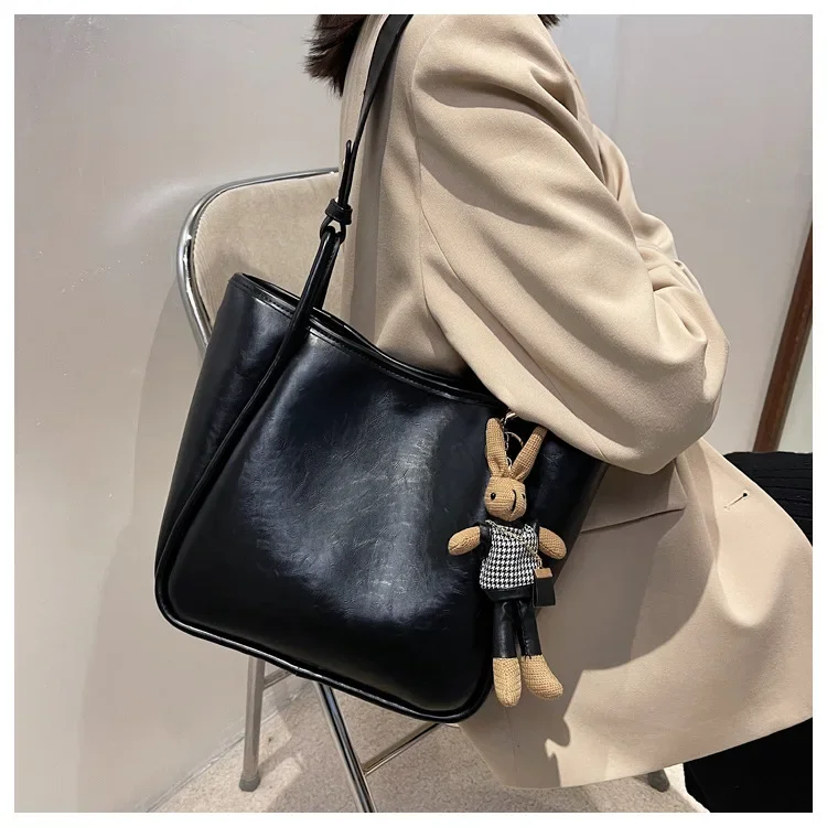 

High Quality 2023 New Fashion Ladies Solid Color Large Capacity Commuter Tote Shoulder Underarm Bag Purses and Handbags Sac Luxe