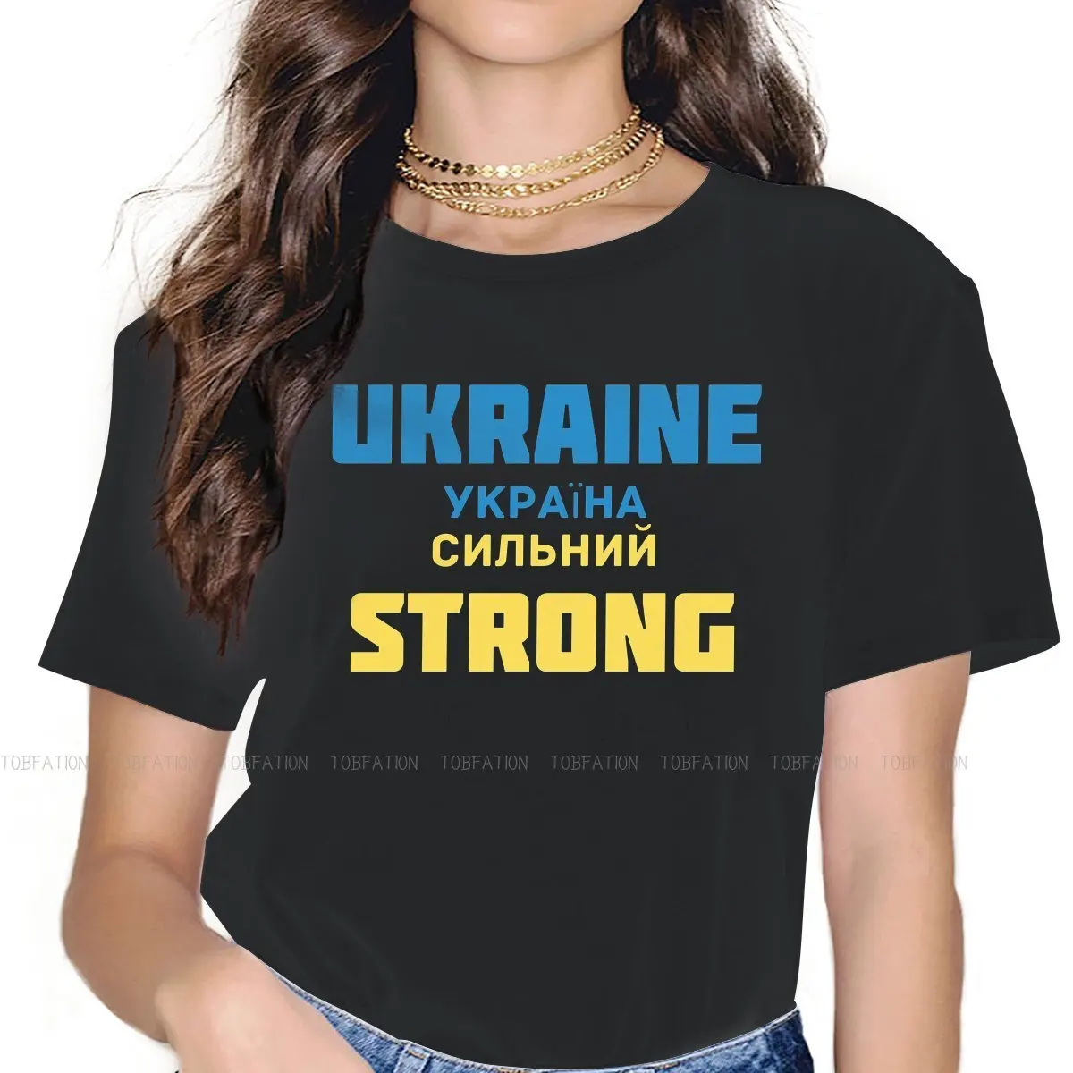 

Уникальная женская футболка с надписью «Peace and Love»