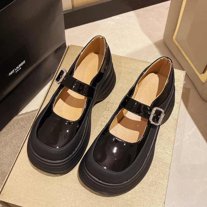 

Женские туфли с круглым носком, блестящие кожаные туфли на плоской подошве, с ремешком на пуговицах, удобные туфли для лета, 2023