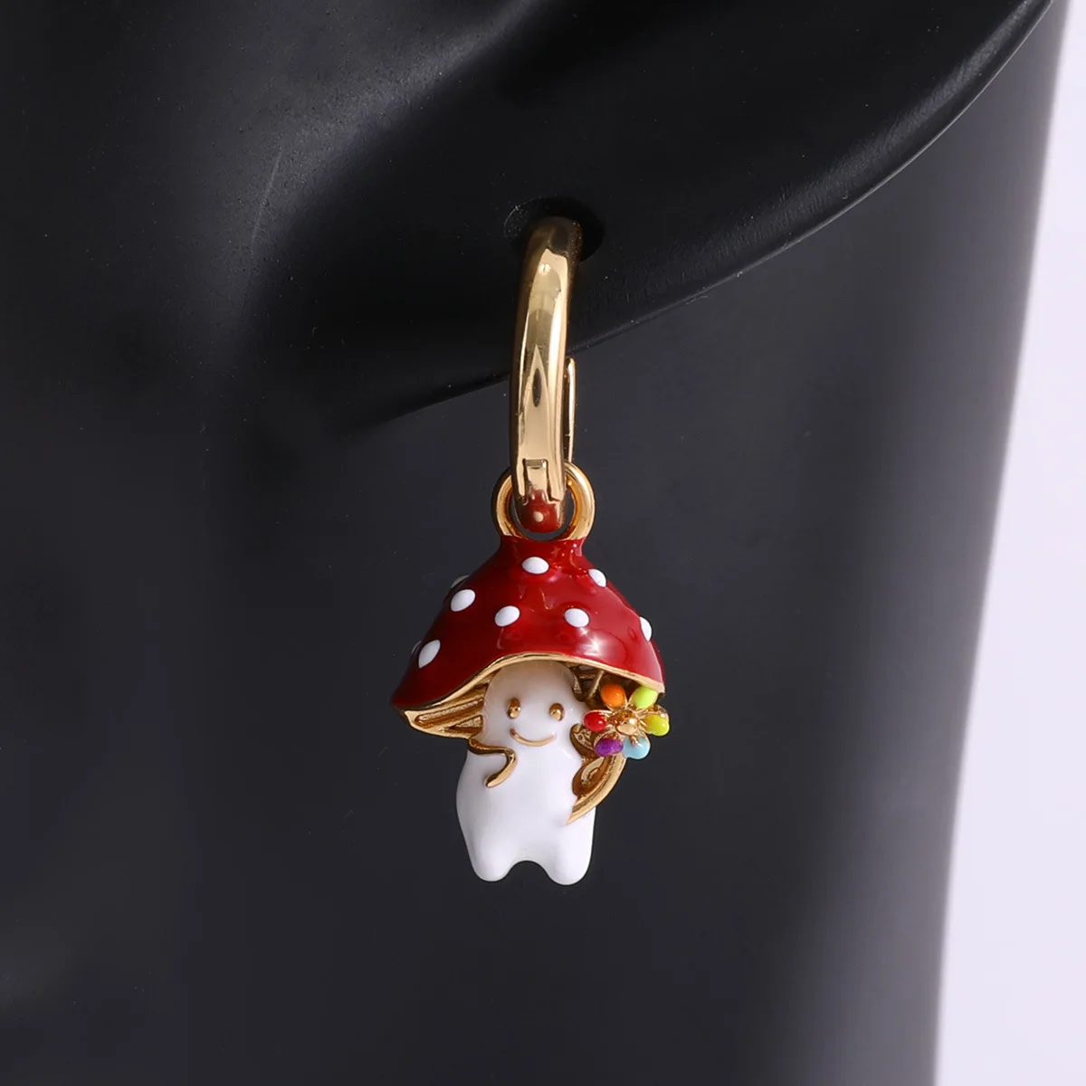 

Stereoscopic Red Mushroom Earrings for Women Creative Design Fashion Cute Pendant Hanging Accessories Charm Jewelry Drop Earring