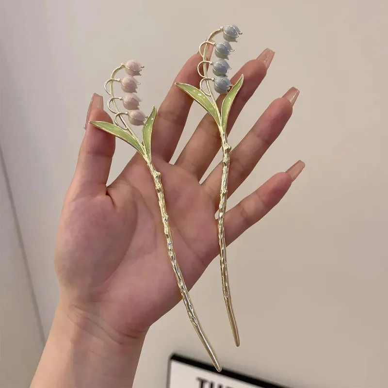 Заколка-пряжка для волос с изображением лилии