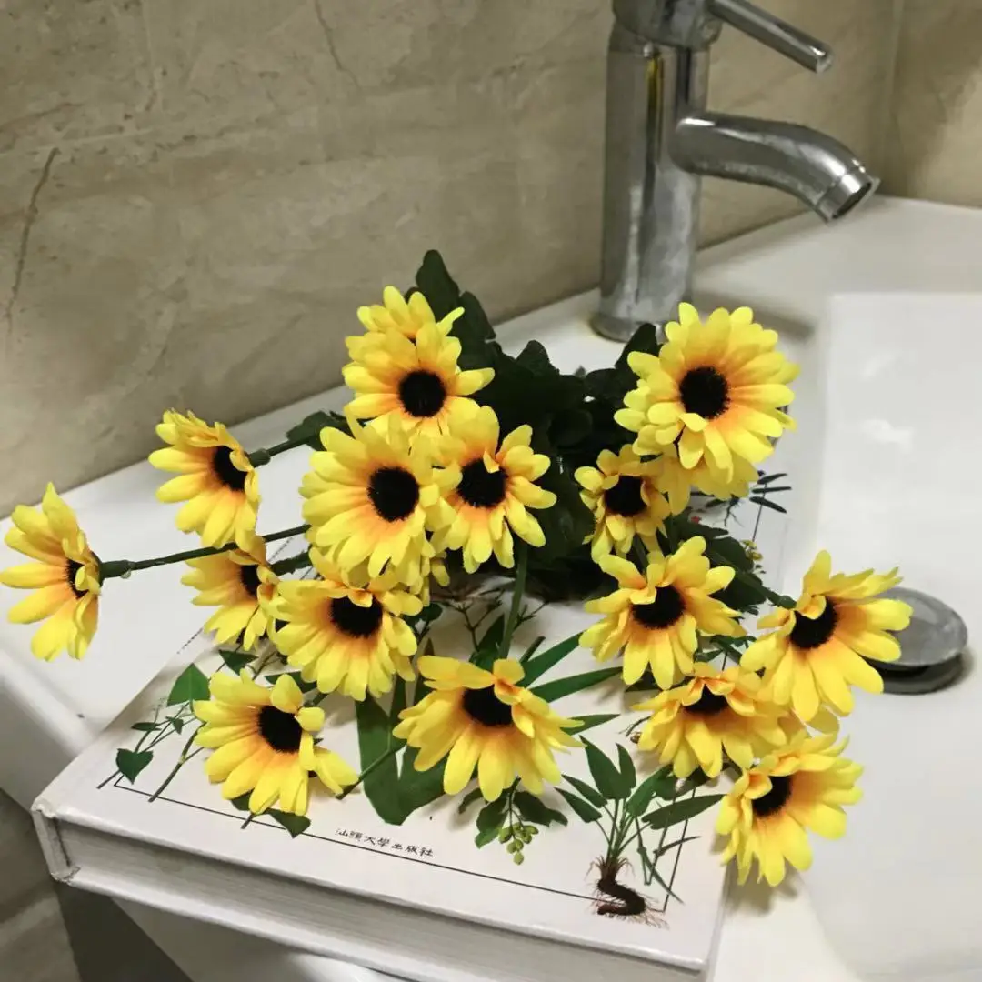 

5 Bundles Artificial Daisy Silk Flowers Faux Fake Wildflowers Bouquet, Porch Window Wedding Table Centerpieces Vase Decoration