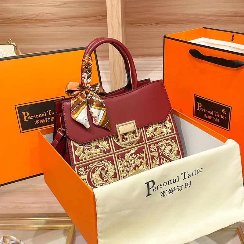 Красная Свадебная сумка с вышивкой для мамы и невесты бабушки через плечо модная