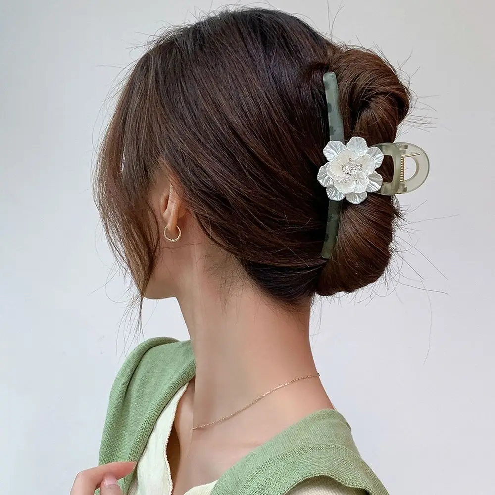 

Acrylic Female Elegant Temperament Side Clip Camellia Catch Clip Strongly Fixed Headwear Shark Clip