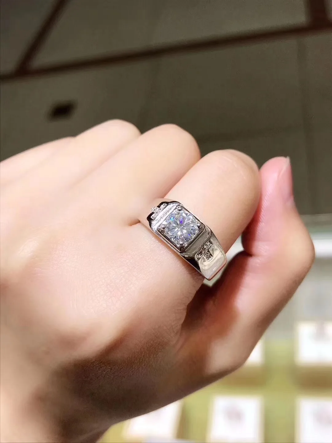 

925 Silver Moissan Diamond Men's Ring One Carat Moissan Diamond Ring Unique Personality Domineering Ring Aristocratic Bracelet S