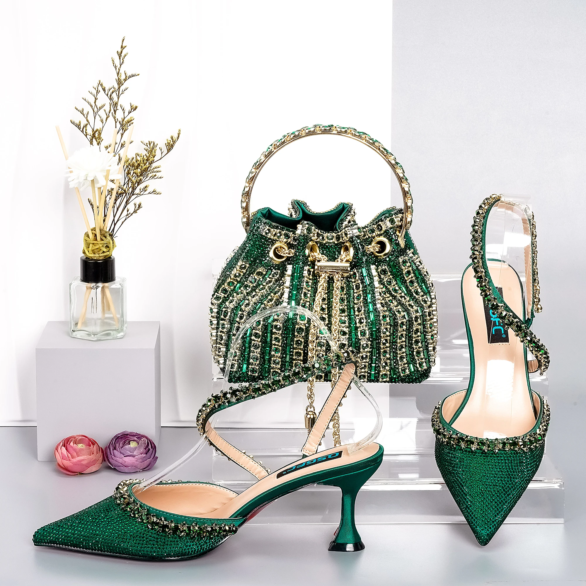 

Italian Design Diamond-Encrusted Bag And Pointed High-Heels Shoes Are Noble And Elegant Full Of Diamonds For Banquets Wedding