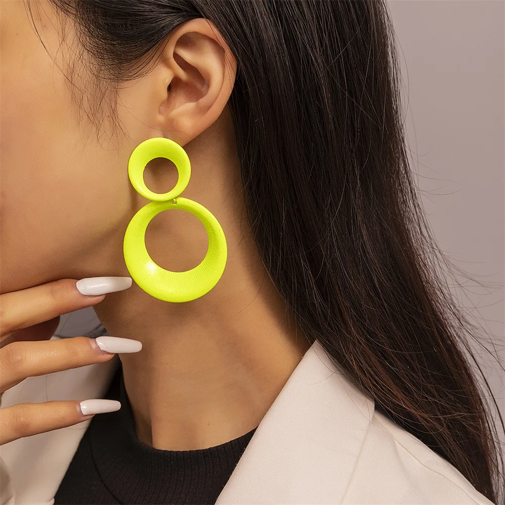 

Hot Selling Europe and America New Trend Summer New Girl Colorful Retro Hong Kong Style Exaggerated Big Circle Pendant Earrings