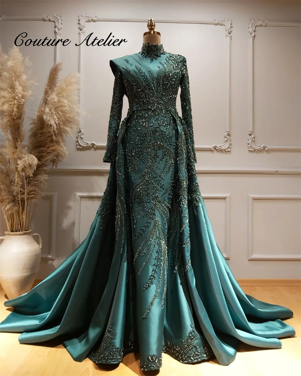 Купи Long Sleeve Muslim Evening Dresses Beaded Luxury Party Gown Satin High Neck Formal Dress Elegant Wedding Gowns With Train за 14,700 рублей в магазине AliExpress