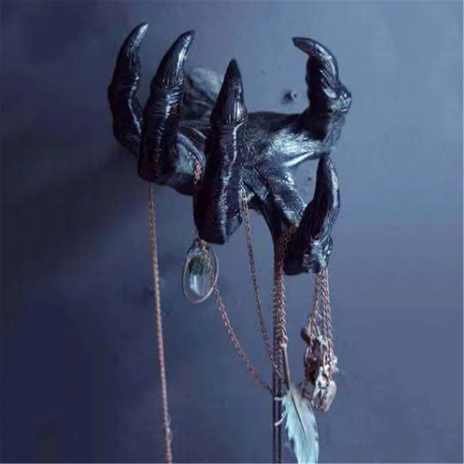

Witch's Hand Witch Decor Wall Hanging Statues Creative Wall Decor Resin Aesthetic Art Sculpture Retro Wall Witch Hand Ornament
