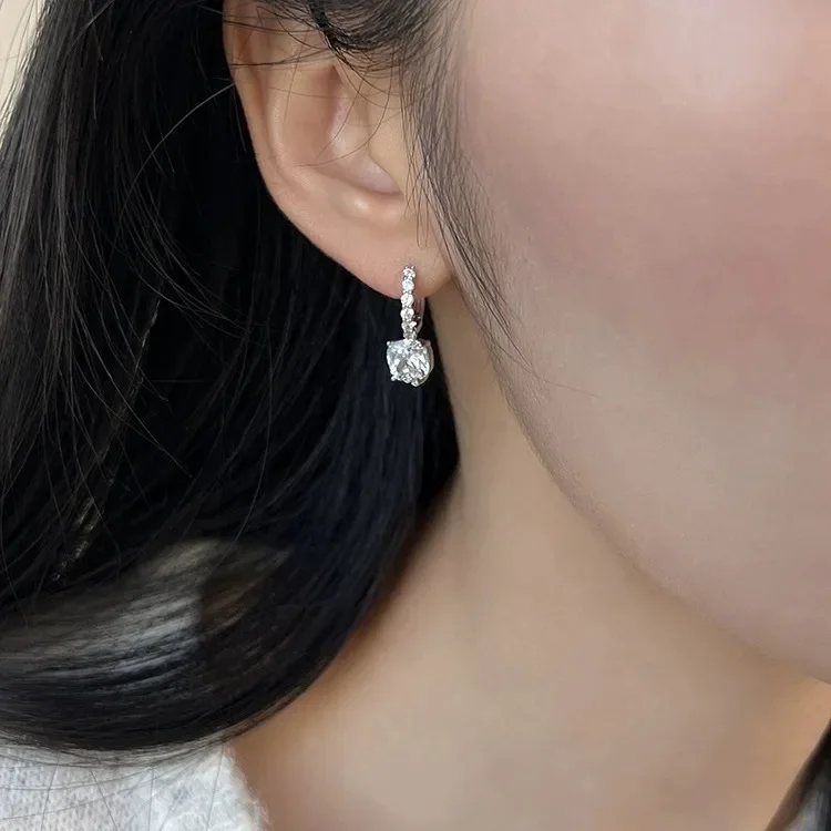 2024 простые серьги-подвески с микроинкрустацией цирконом и бабочкой